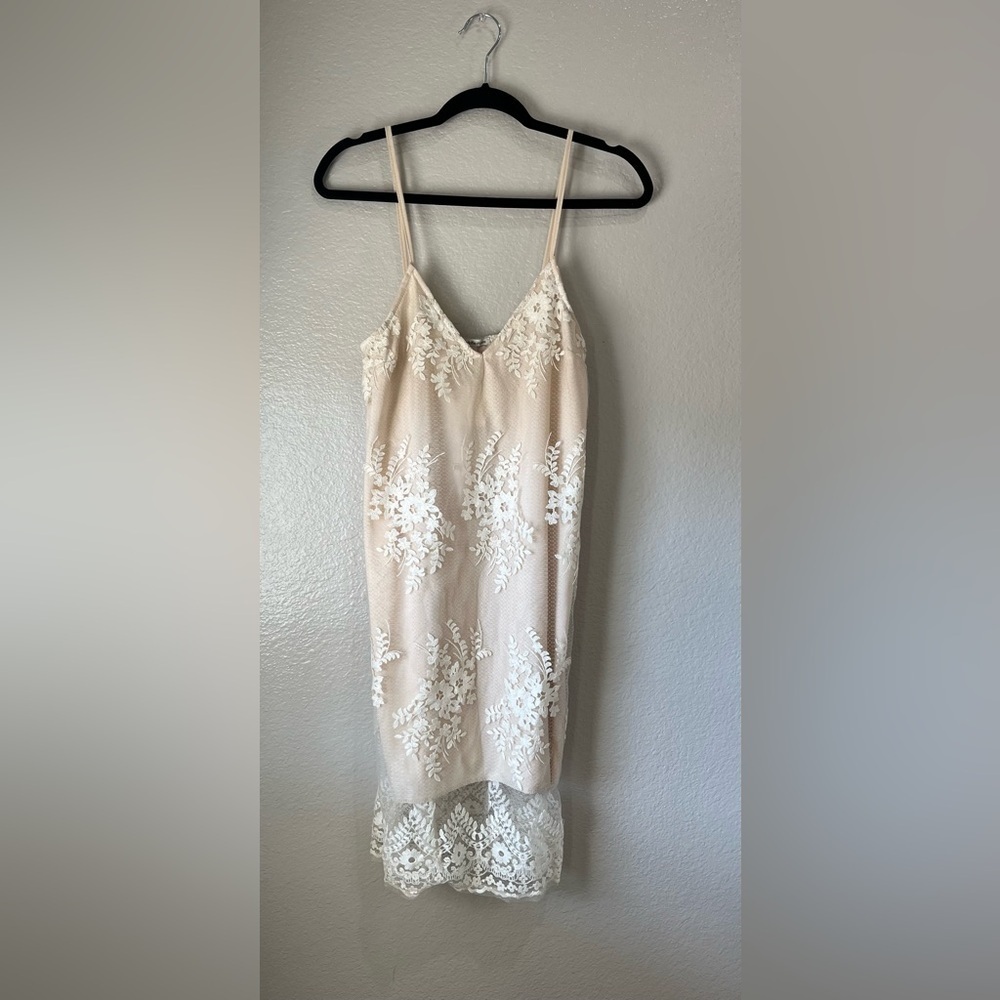 NWT CHARLOTTE RUSSE Sheer Sleeveless Floral Lace Dress Sz S Feminine Chic TC0588